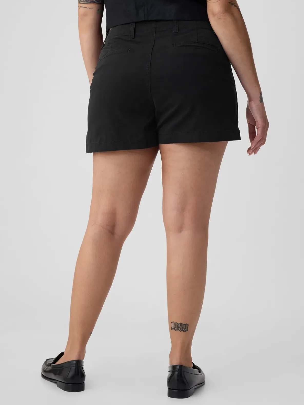 4" Downtown Khaki Shorts