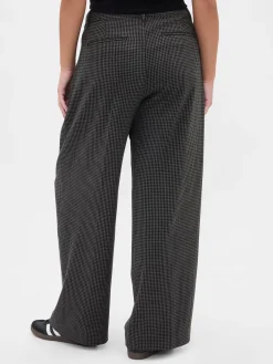 365 Low Rise Brushed Twill Pleated Trousers