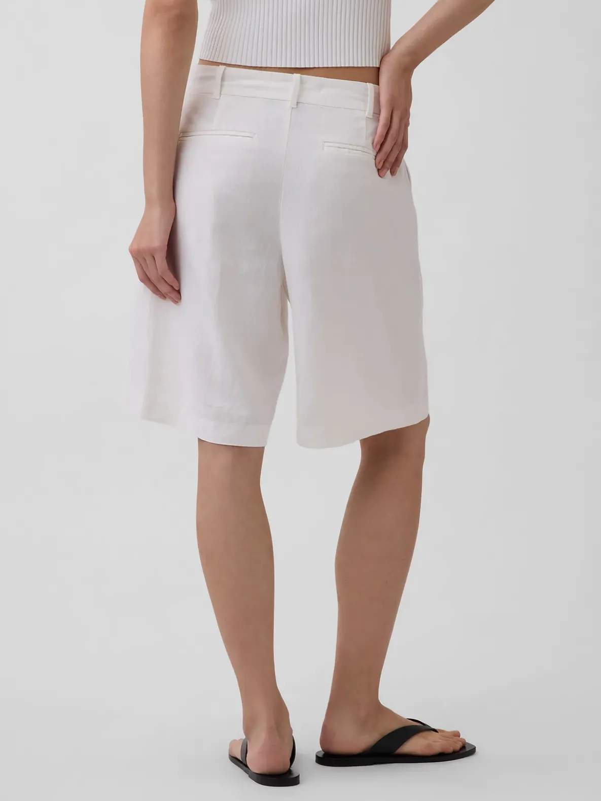 9" Low Rise Linen-Blend Trouser Shorts