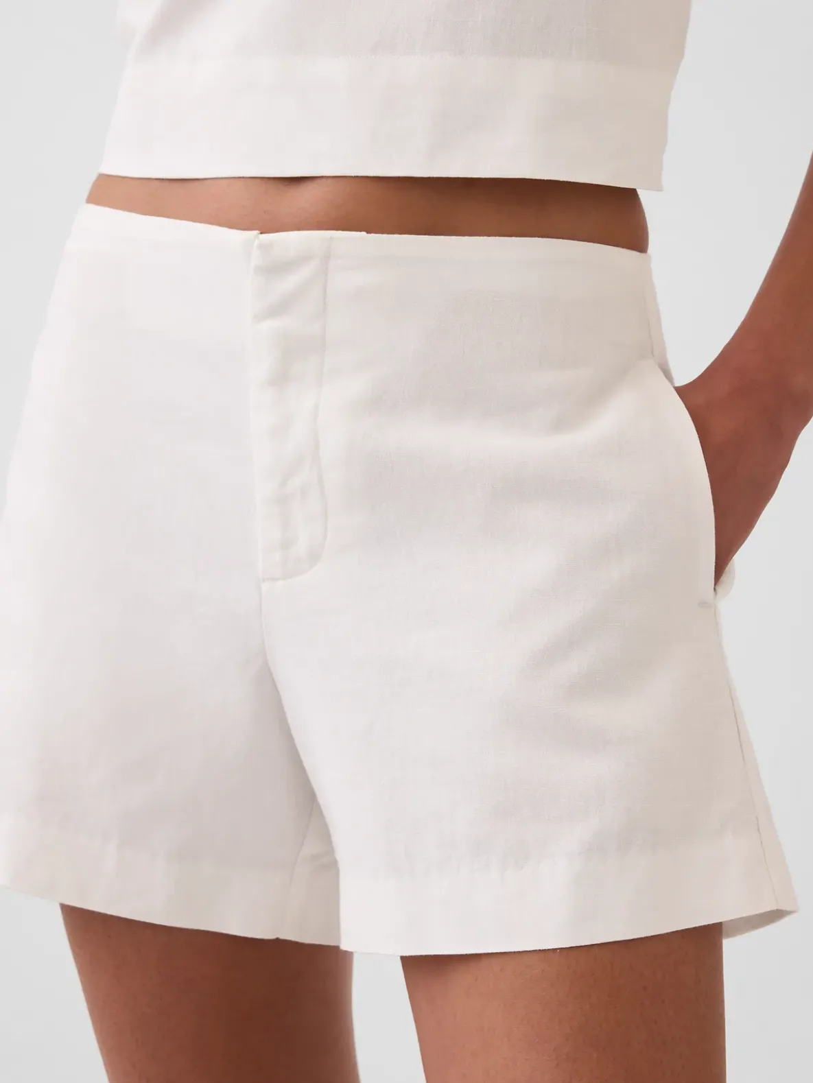 4" Mid Rise Linen-Blend Shorts