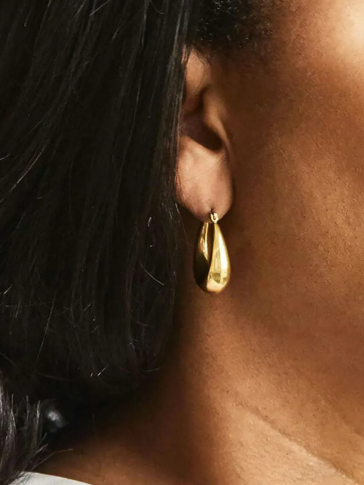 Admiral Row Gold Oval Hoop Earrings