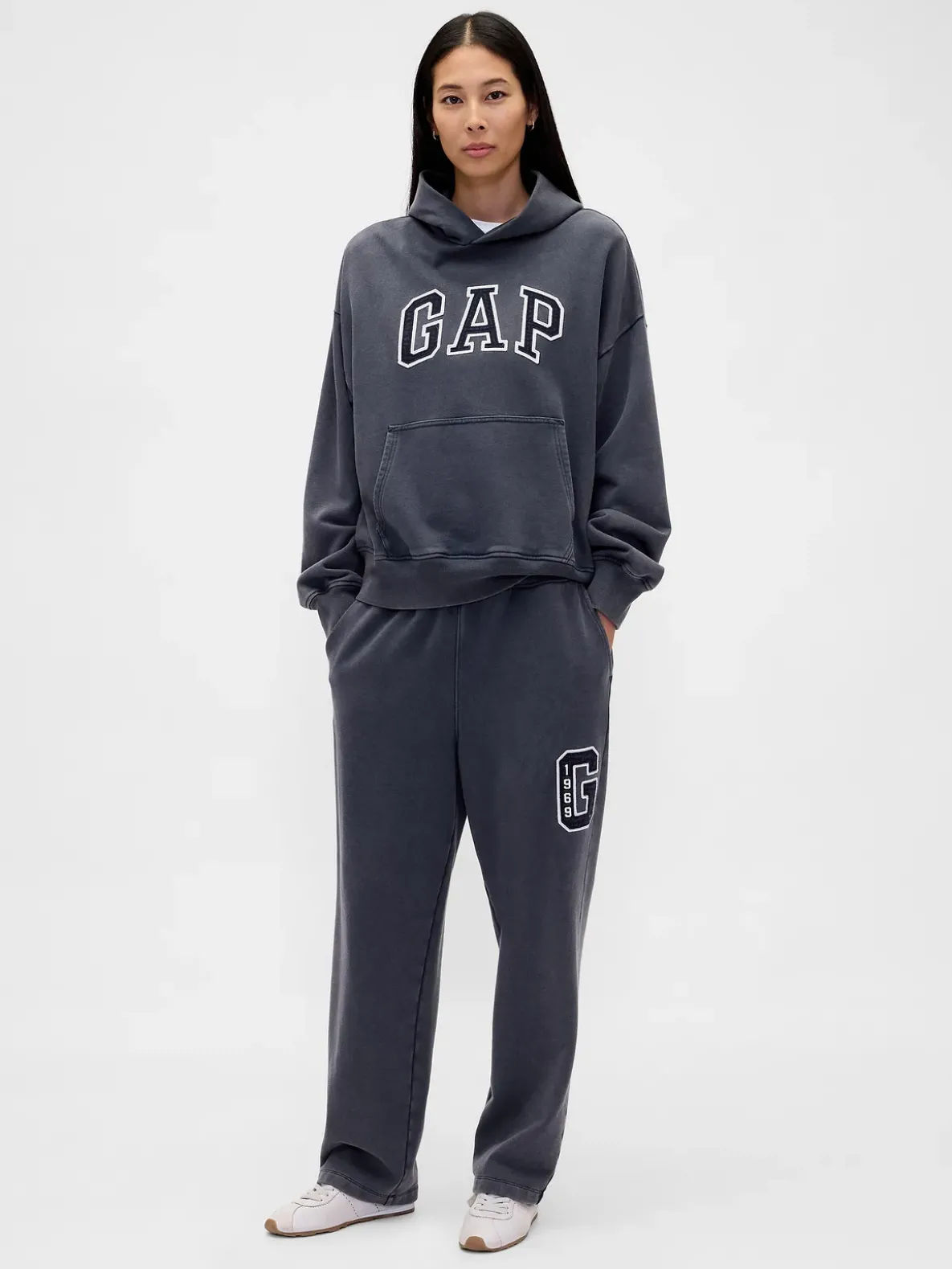 Adult Heavyweight Relaxed Logo Sweatpants