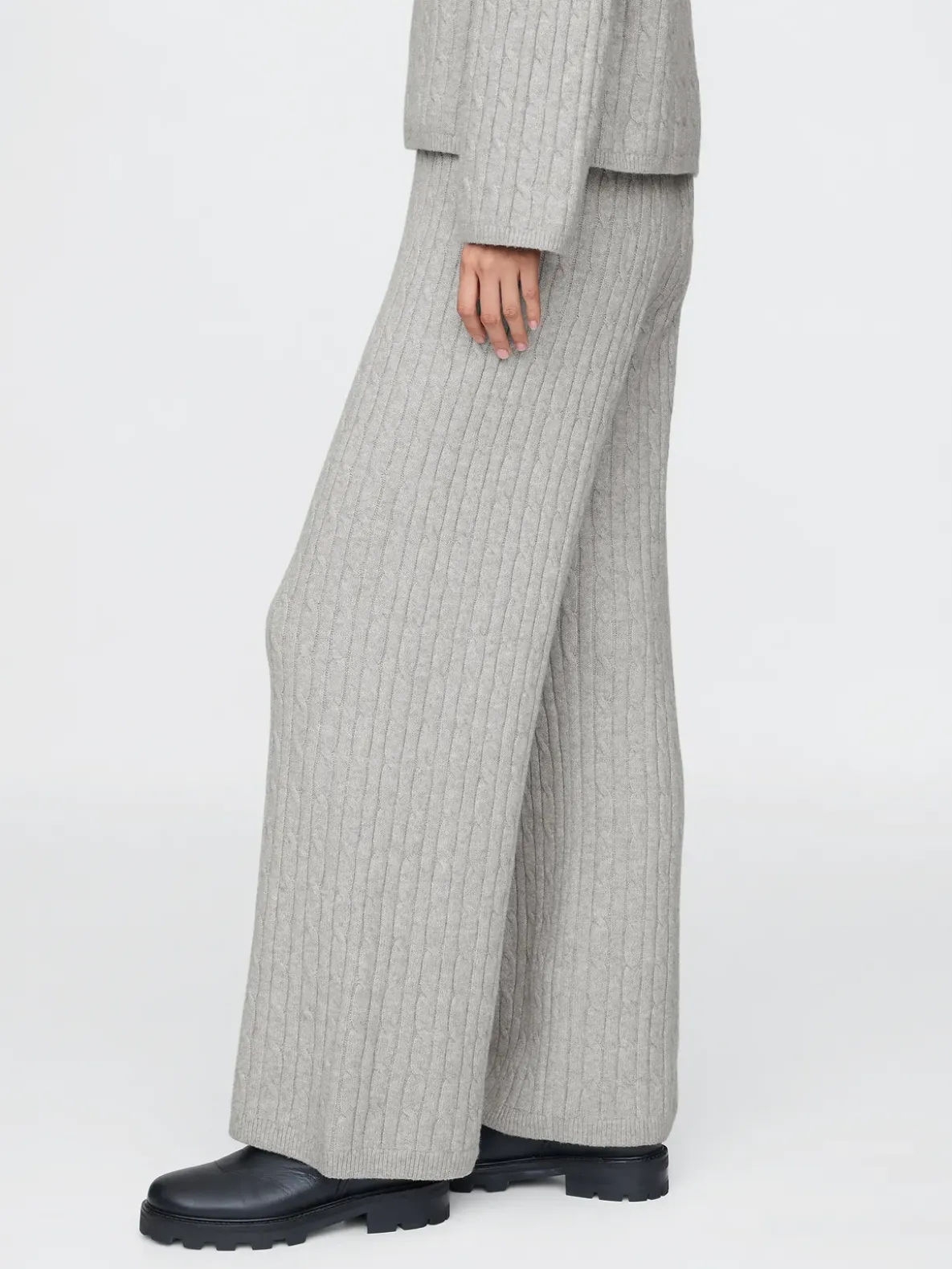 CashSoft Cable-Knit Sweater Pants