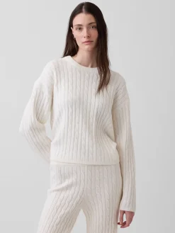 CashSoft Oversized Cable-Knit Sweater