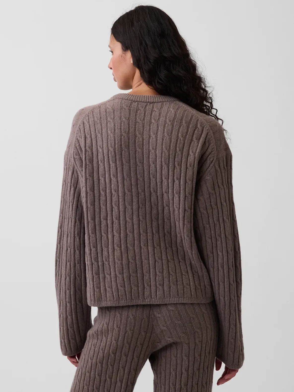 CashSoft Oversized Cable-Knit Sweater