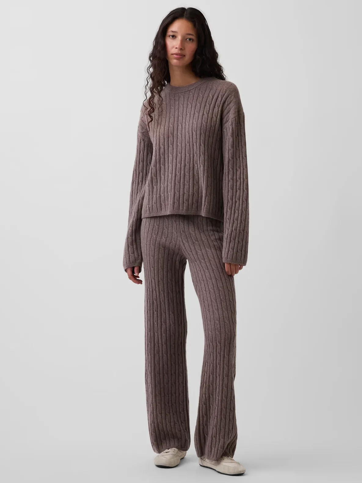 CashSoft Oversized Cable-Knit Sweater