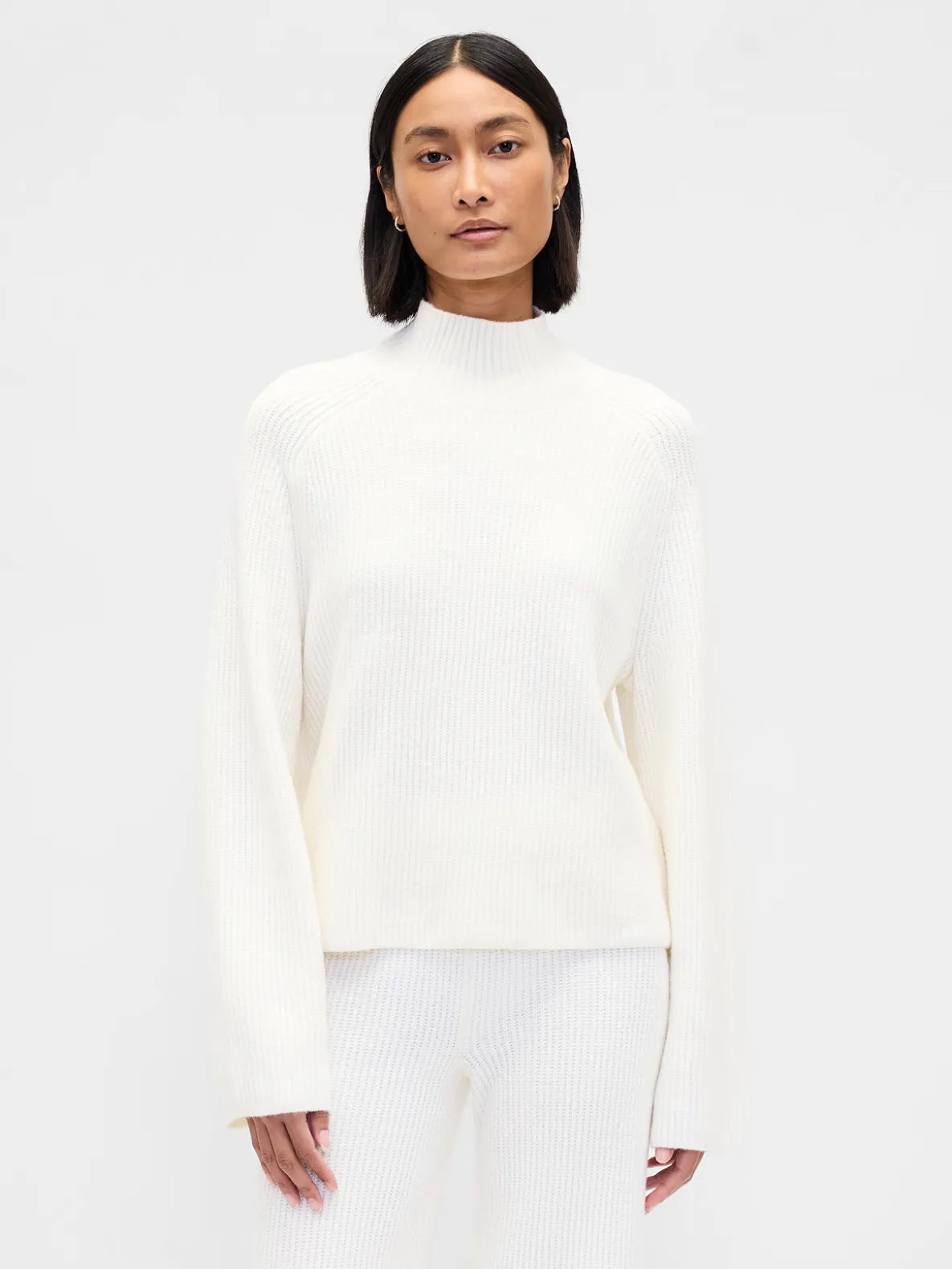 CashSoft Shaker-Stitch Turtleneck Sweater