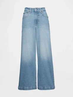 Curvy High Stride Wide-Leg Ankle Jeans