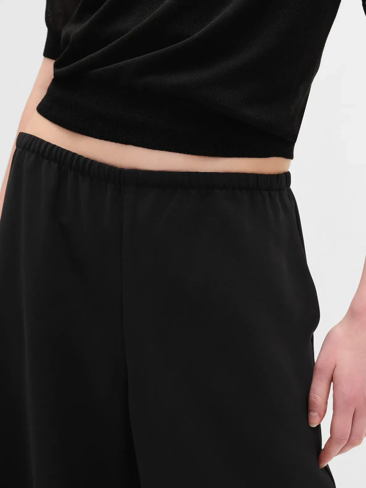Easy Wide-Leg Pants
