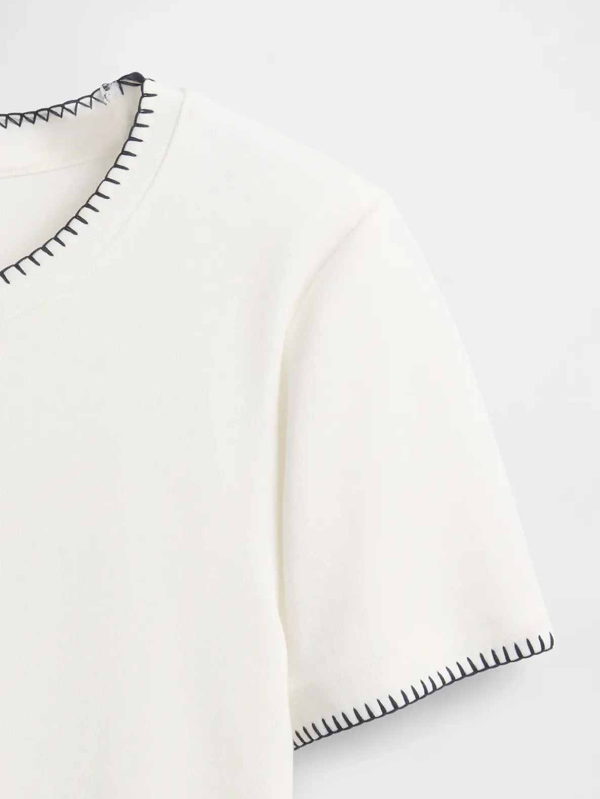 Gap × Disney Tim Burton’s The Nightmare Before Christmas Modern Shrunken T-Shirt
