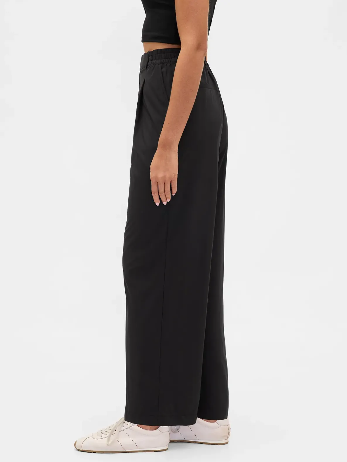 GapFit High Rise Runaround Relaxed Trouser