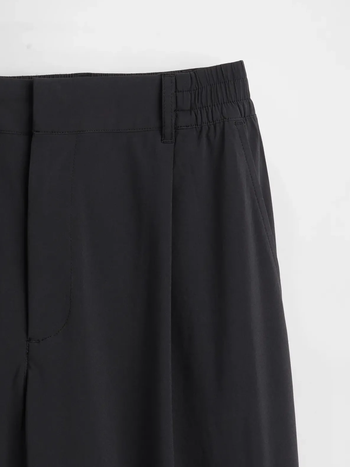 GapFit High Rise Runaround Relaxed Trouser