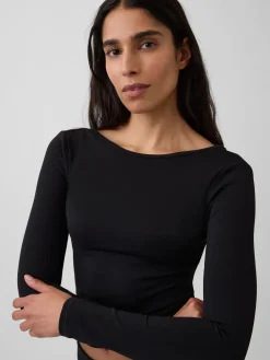 GapFit Smooth Boatneck T-Shirt