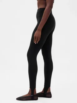 GapFit Smooth High Rise Stirrup Leggings