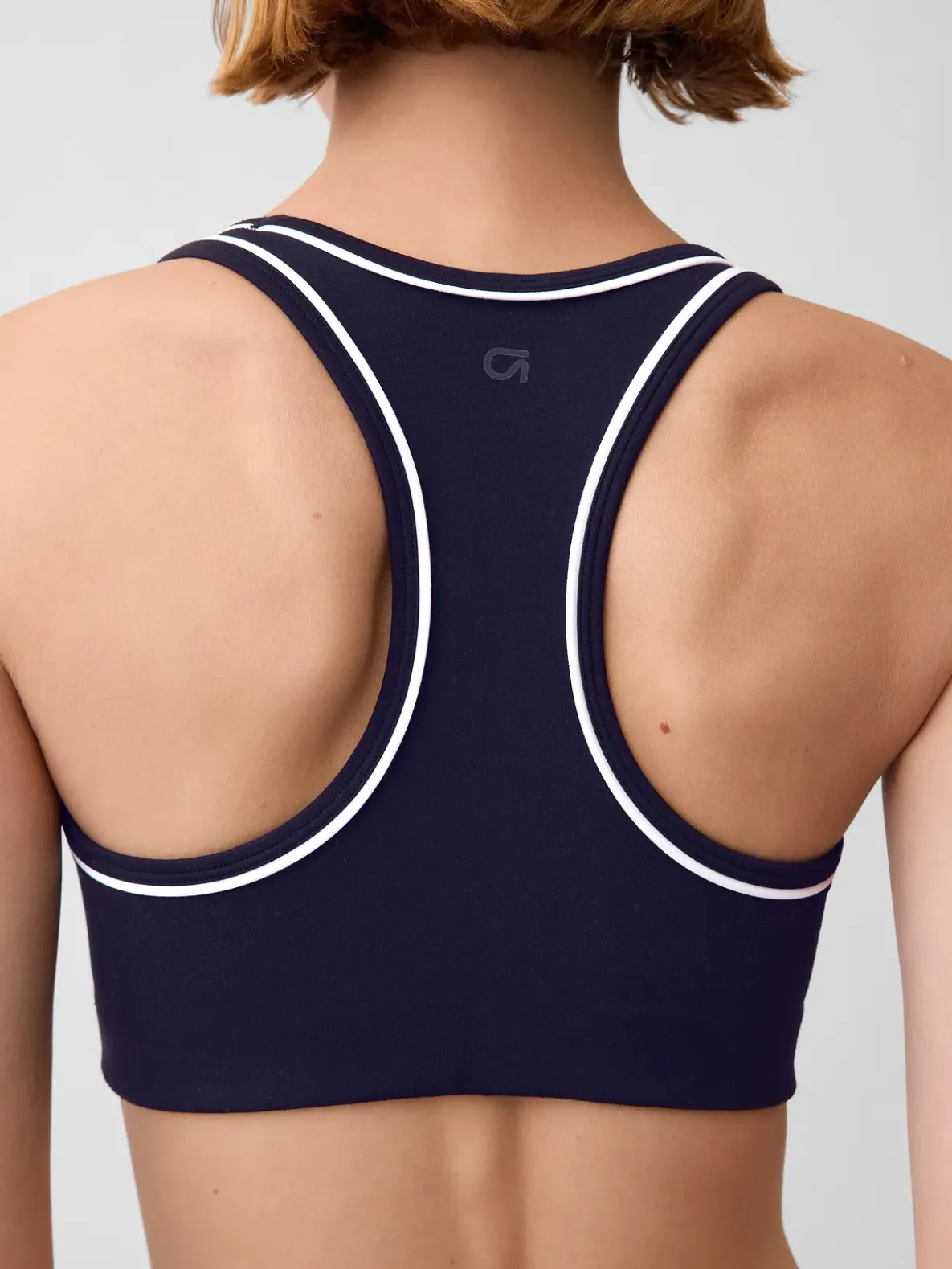 GapFit Smooth Medium Impact Racerback Sports Bra