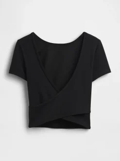 GapFit Smooth Reversible Wrap Crop Top