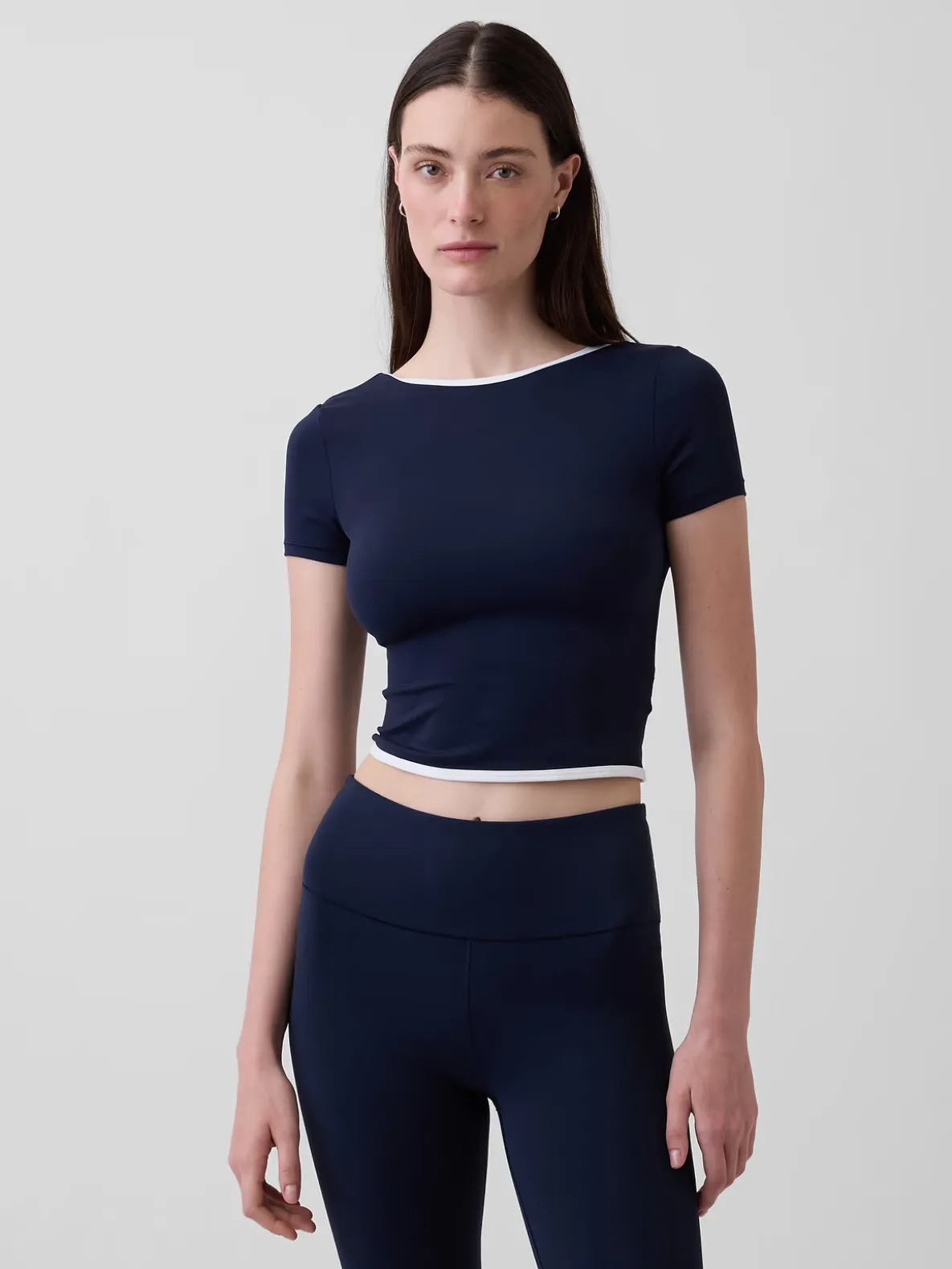 GapFit Smooth Reversible Wrap Crop Top