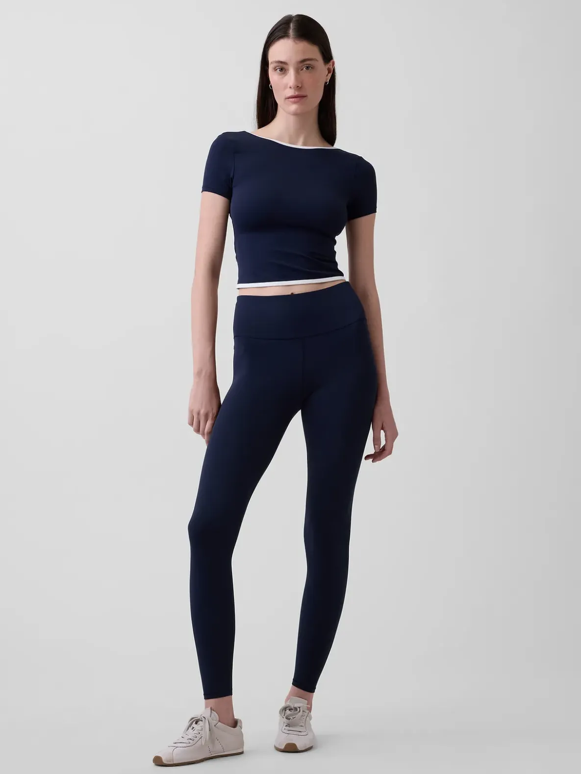 GapFit Smooth Reversible Wrap Crop Top