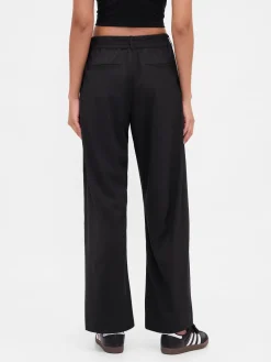 GapFit Tech High Rise Barrel Trousers