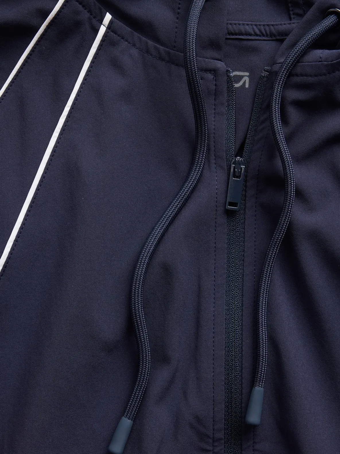 GapFit Tech Windbreaker