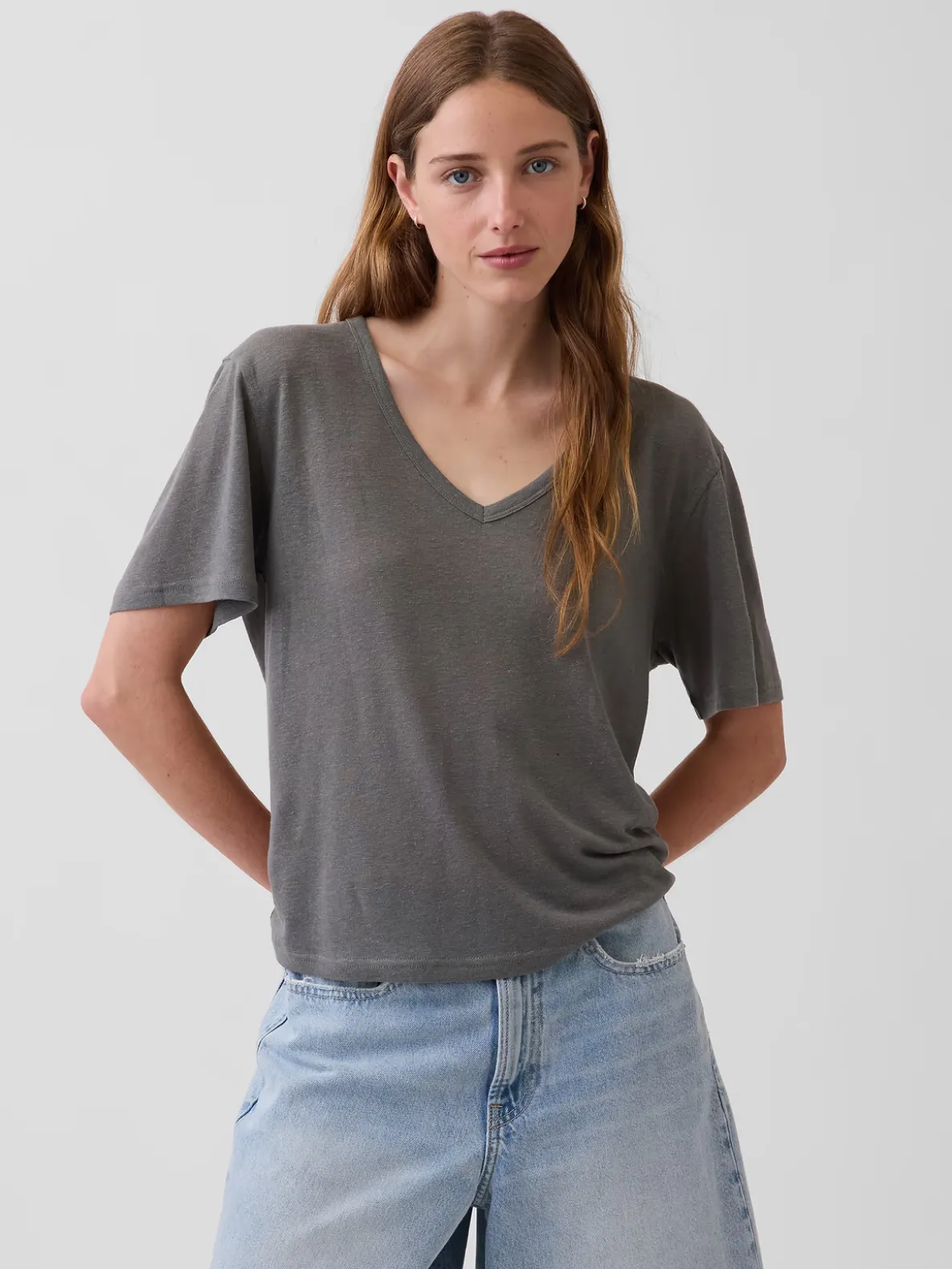 Linen-Blend Relaxed V-Neck T-Shirt