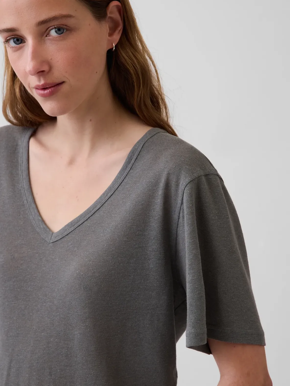 Linen-Blend Relaxed V-Neck T-Shirt