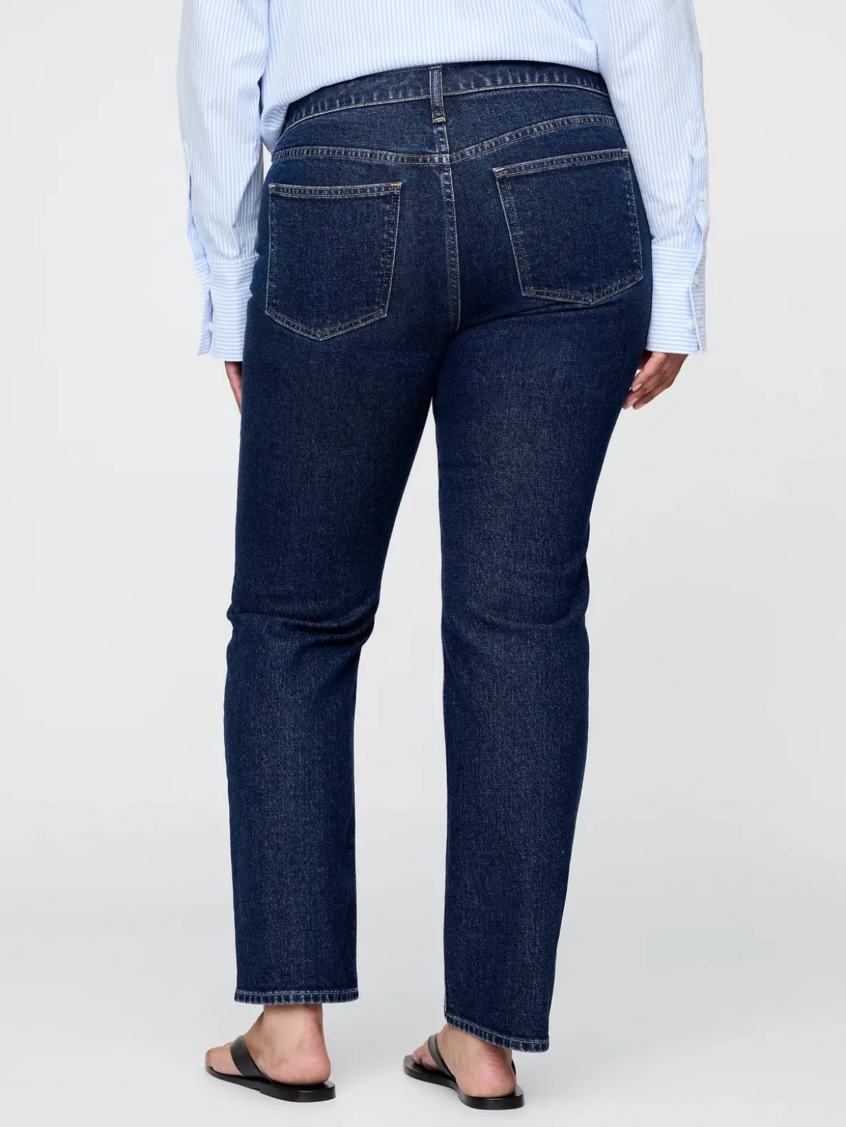 Low Rise '90s Slim Straight Jeans