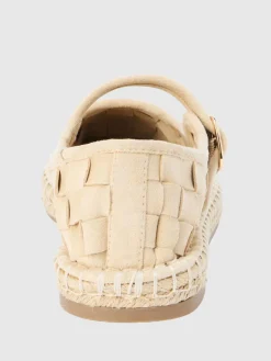 Meg Mary Jane Flat