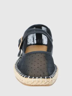Meg Mary Jane Flat