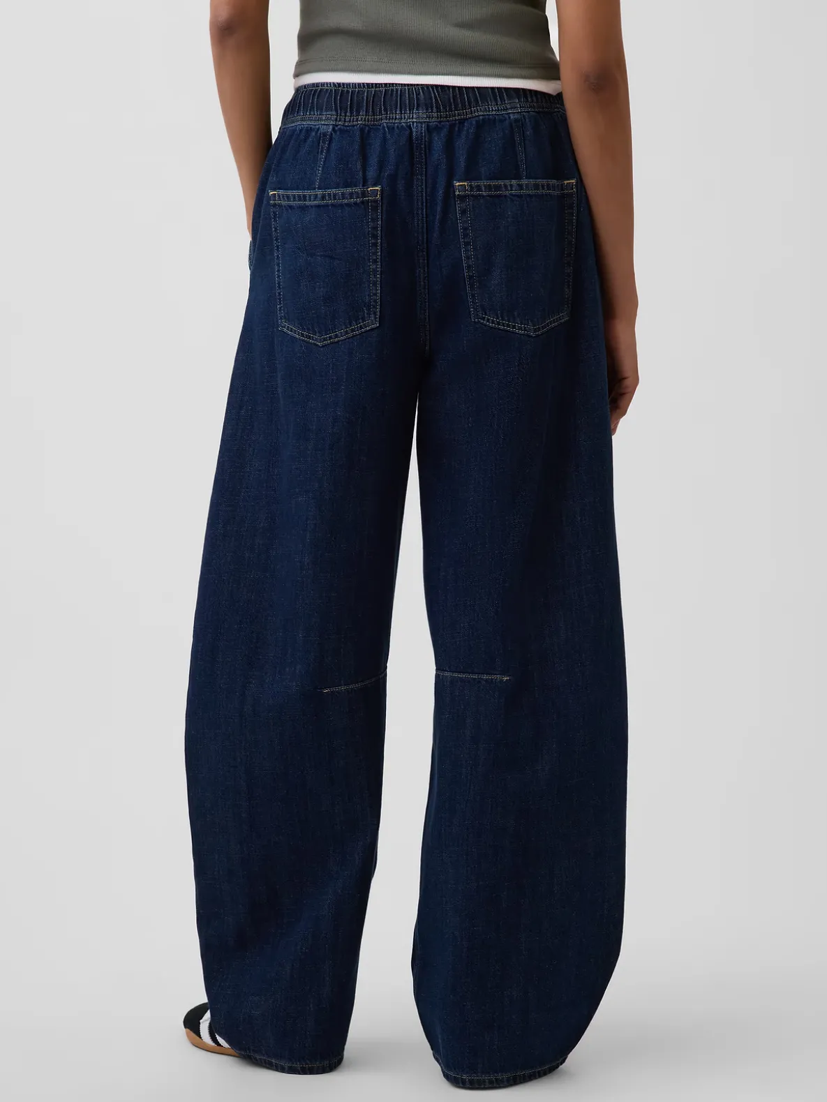 Mid Rise Easy Horseshoe Jeans