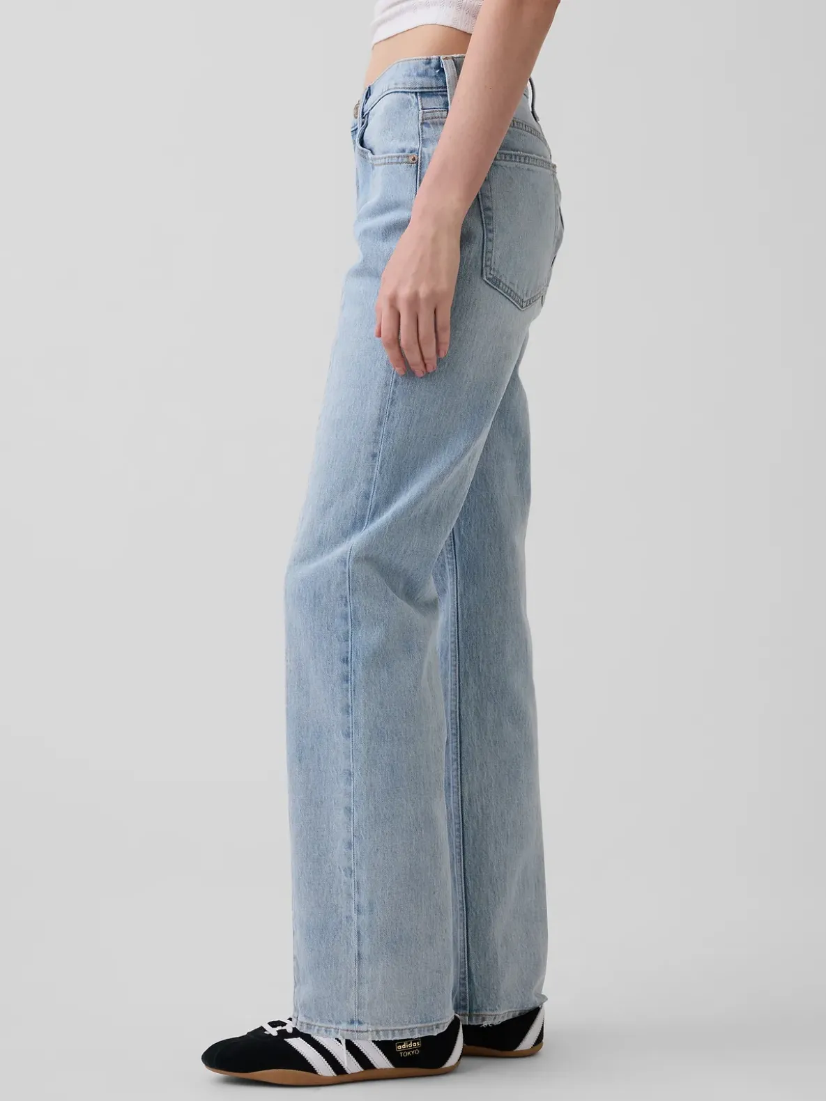 Mid Rise Seamed Relaxed Straight Jeans