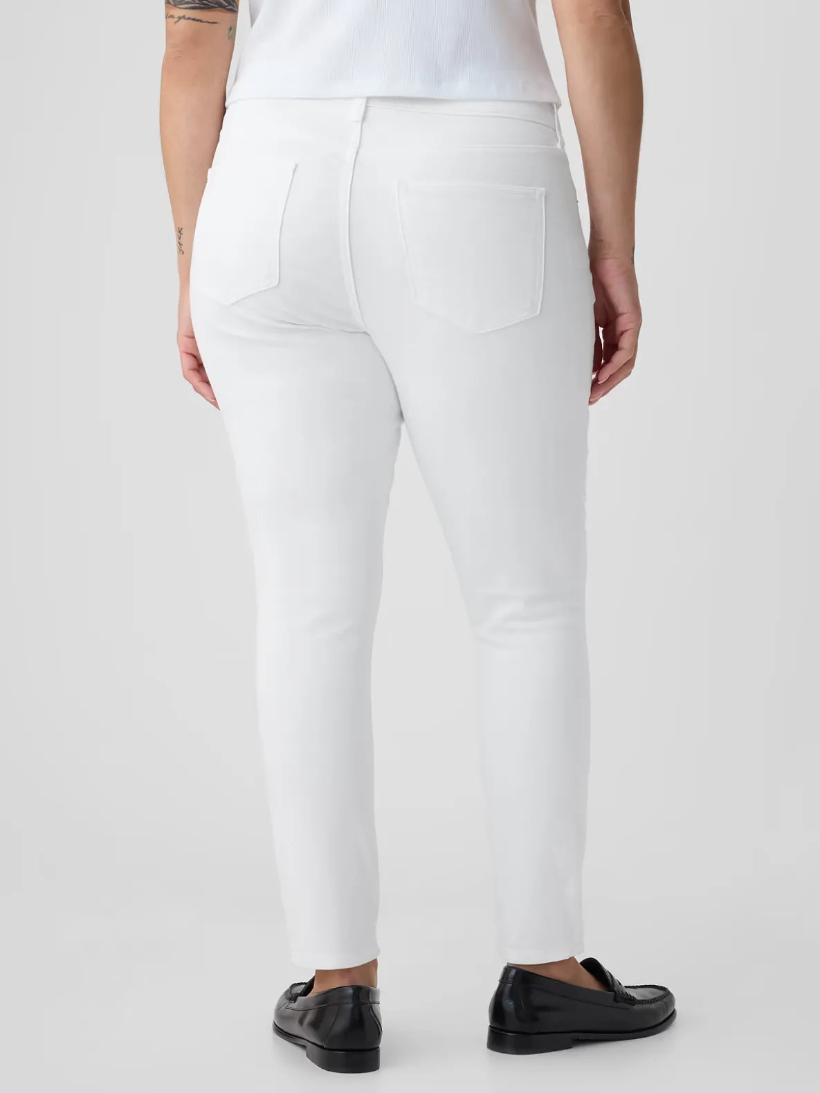 Mid Rise True Skinny Jeans