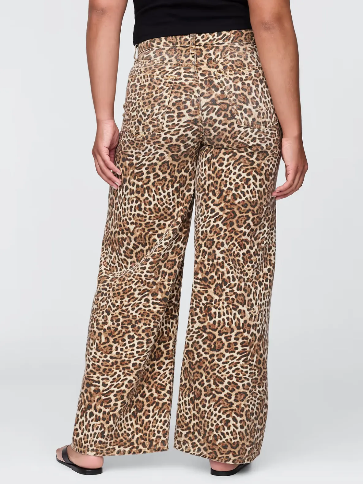 Mid Rise UltraSoft Leopard Baggy Jeans