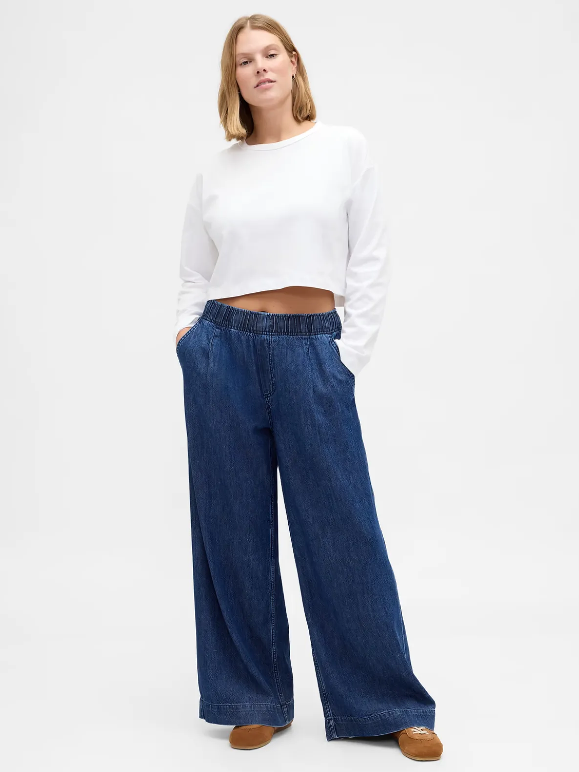 Mid Rise UltraSoft Pleated Baggy Jeans
