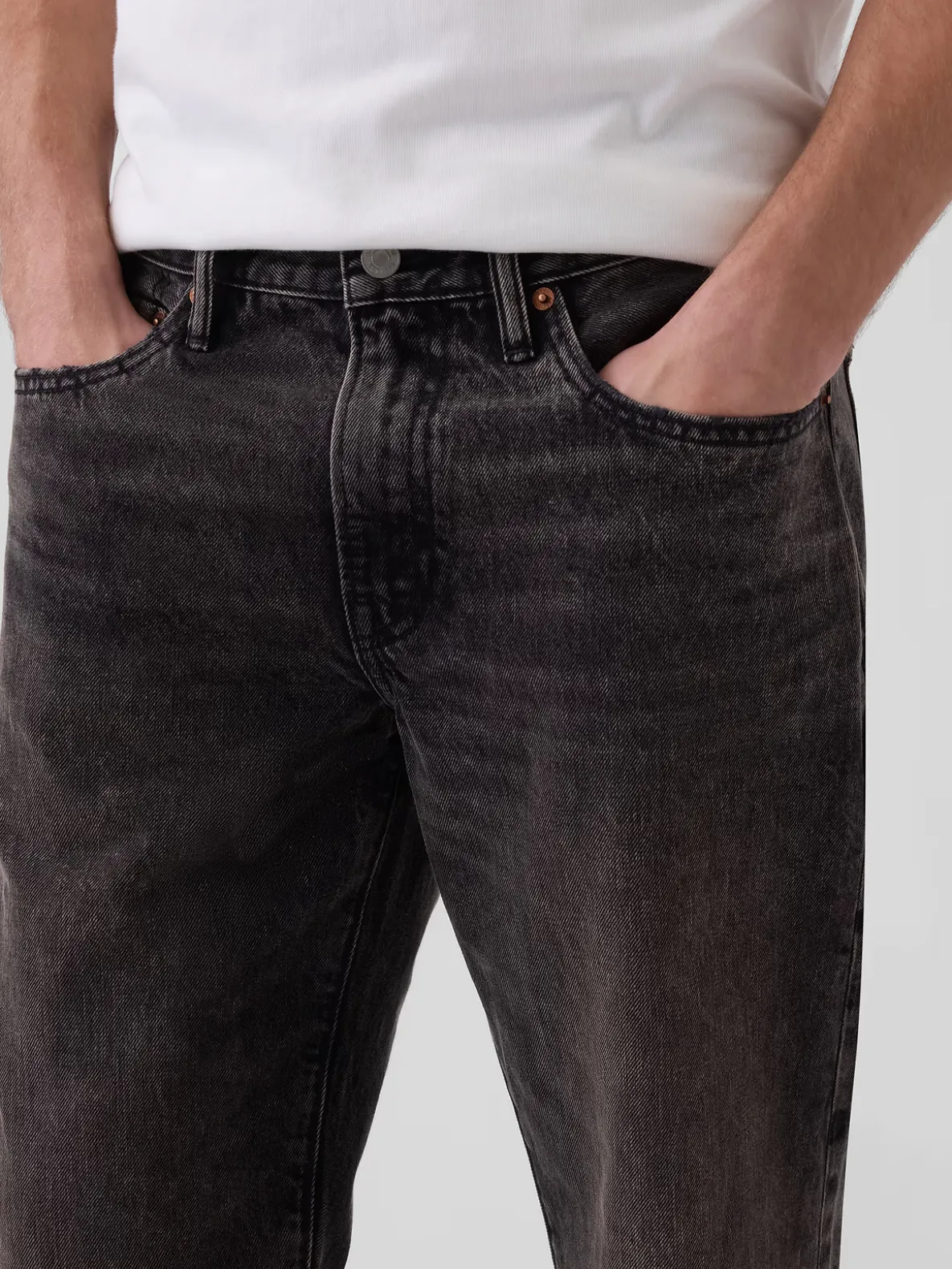Relaxed Straight Jeans