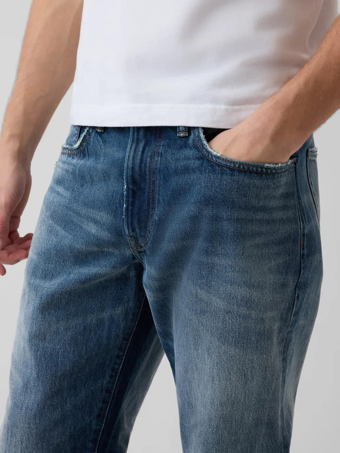Relaxed Straight Jeans