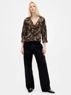 Ruffle Collar V-Neck Top